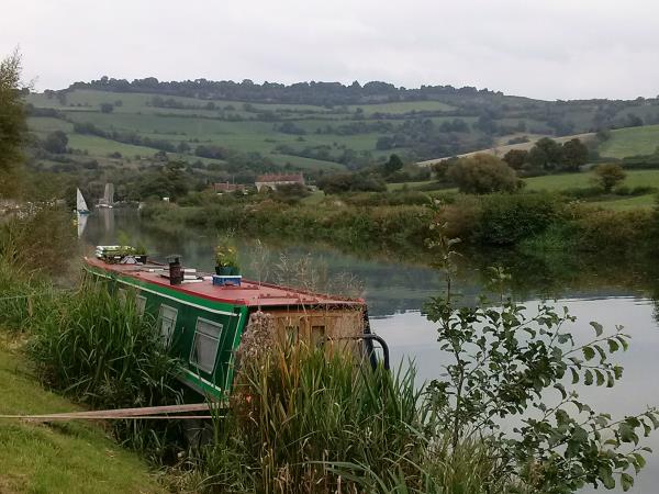 Kennet and Avon Canal Towpath walking holiday, England